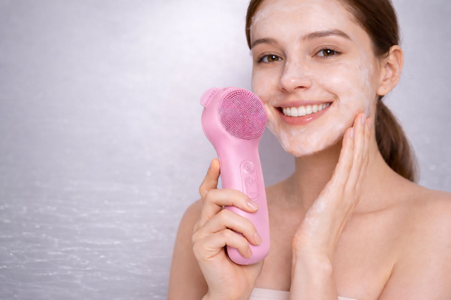 Lullaboo Facial Cleansing & Light Therapy Brush