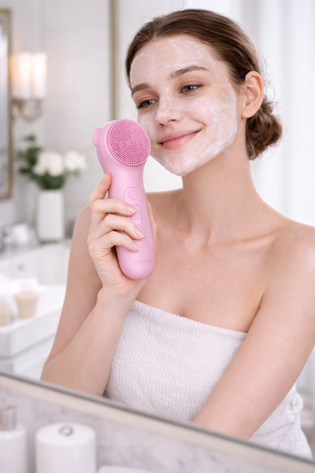 Lullaboo Facial Cleansing & Light Therapy Brush